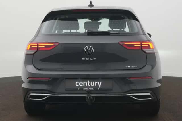 Volkswagen Golf (2022) thumbnail 6