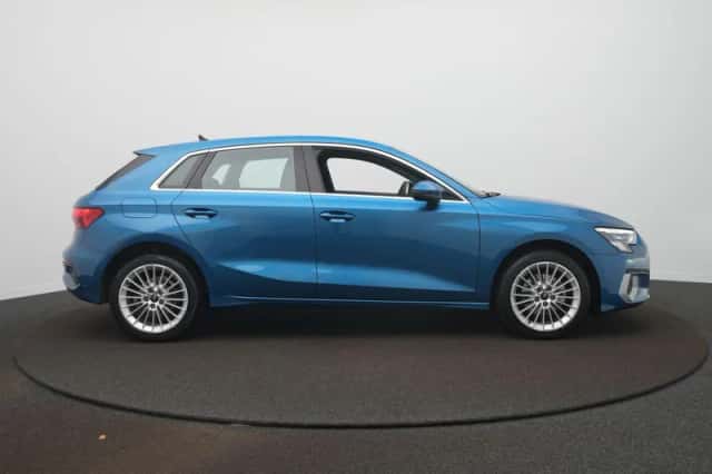 Audi A3 (2023) thumbnail 5