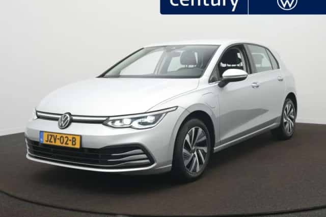 Volkswagen Golf (2022) thumbnail 1