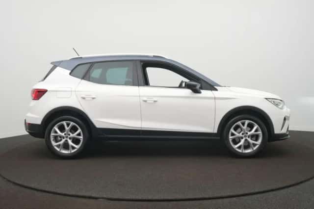 SEAT Arona (2024) thumbnail 4