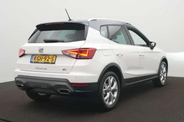 SEAT Arona (2024) thumbnail 5