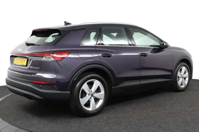 Audi Q4 e-tron (2022) thumbnail 2