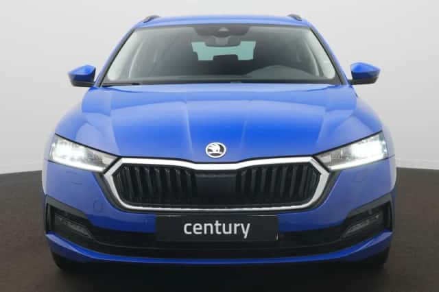 Škoda Octavia (2023) thumbnail 3