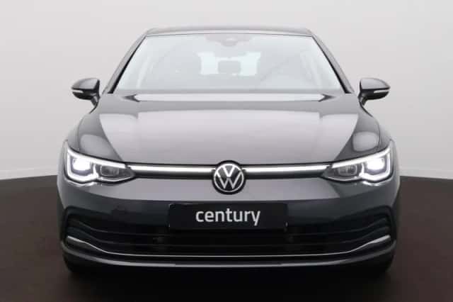 Volkswagen Golf (2022) thumbnail 3