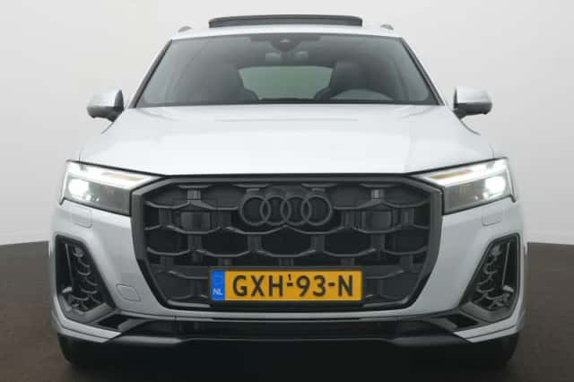 Audi Q7 (2025) thumbnail 3