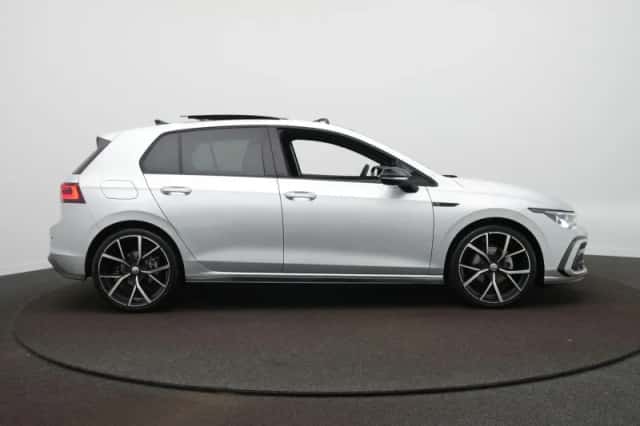 Volkswagen Golf (2024) thumbnail 5