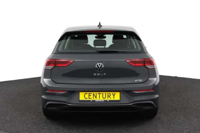 Volkswagen Golf (2021) thumbnail 2