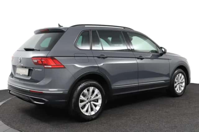Volkswagen Tiguan (2022) thumbnail 3