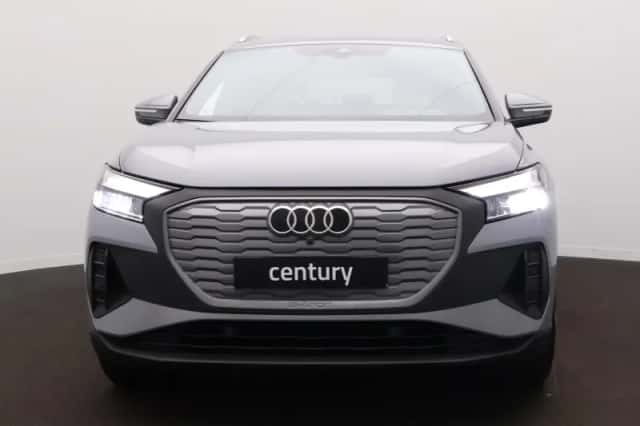 Audi Q4 e-tron (2023) thumbnail 3