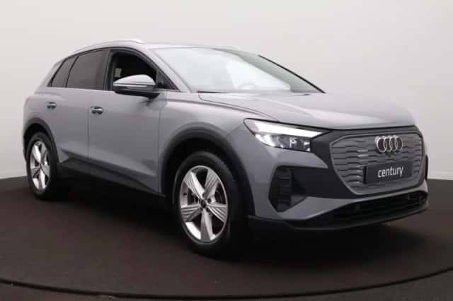 Audi Q4 e-tron (2023) thumbnail 4