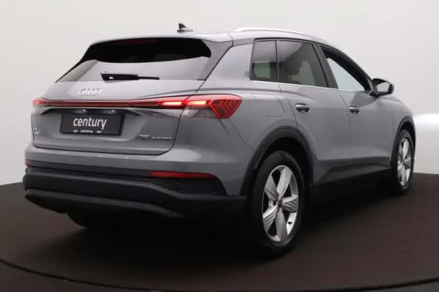 Audi Q4 e-tron (2023) thumbnail 6