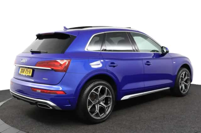 Audi Q5 (2022) thumbnail 2