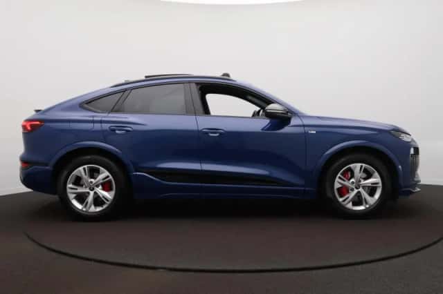 Audi Q6 e-tron (2025) thumbnail 4