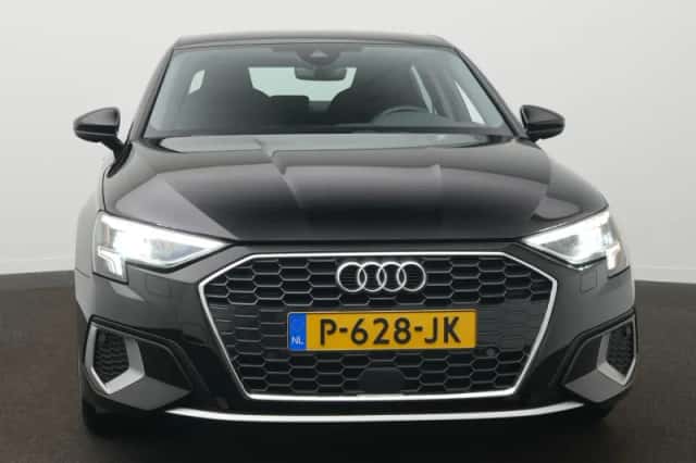 Audi A3 (2022) thumbnail 2