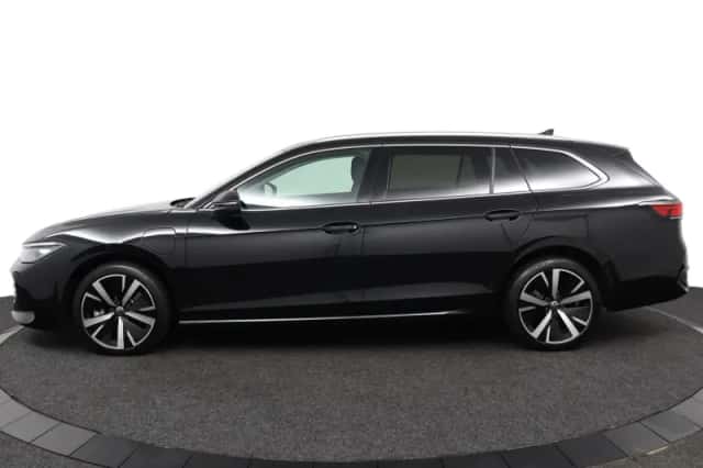 Volkswagen Passat (2025) thumbnail 3