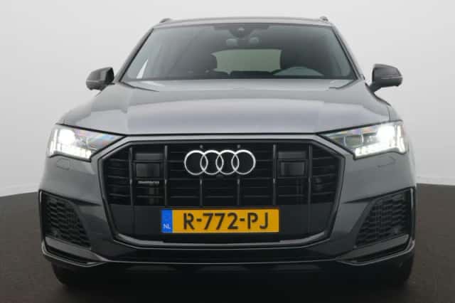 Audi Q7 (2022) thumbnail 3