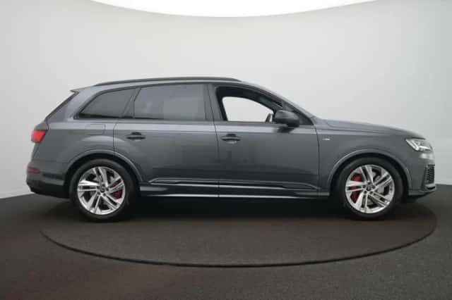 Audi Q7 (2022) thumbnail 5