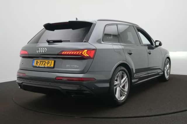Audi Q7 (2022) thumbnail 6