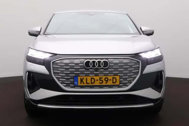 Audi Q4 e-tron (2023) thumbnail 2