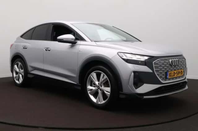 Audi Q4 e-tron (2023) thumbnail 3