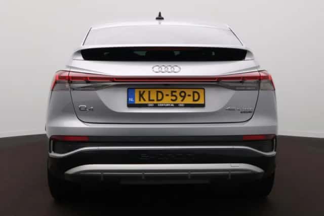 Audi Q4 e-tron (2023) thumbnail 6