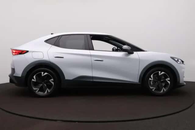 CUPRA Tavascan (2025) thumbnail 4