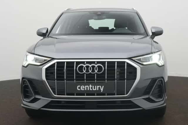 Audi Q3 (2023) thumbnail 3