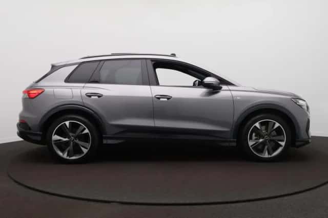 Audi Q4 e-tron (2025) thumbnail 4