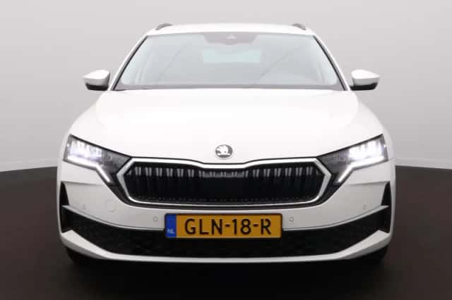 Škoda Octavia (2024) thumbnail 2
