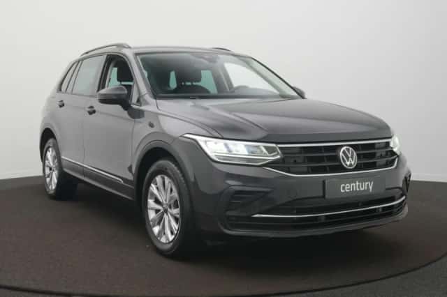 Volkswagen Tiguan (2021) thumbnail 3