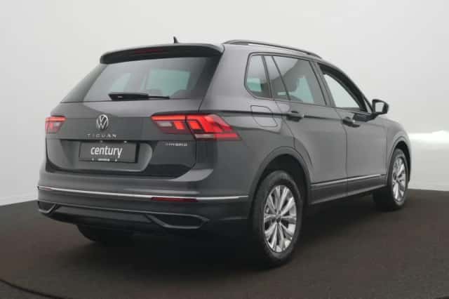 Volkswagen Tiguan (2021) thumbnail 5