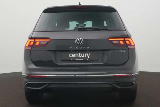 Volkswagen Tiguan (2021) thumbnail 6