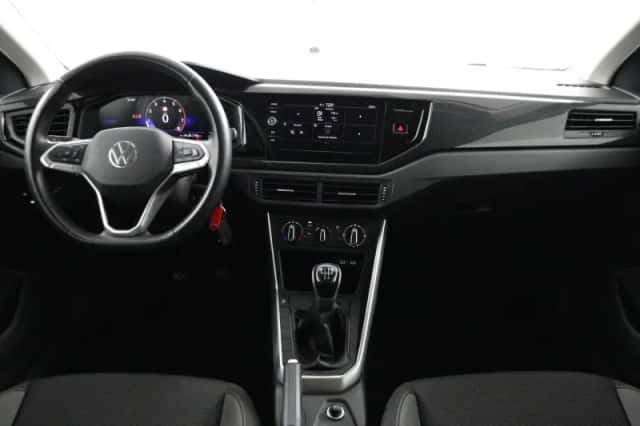 Volkswagen Polo (2024) thumbnail 4