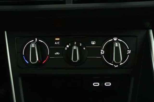 Volkswagen Polo (2024) thumbnail 6