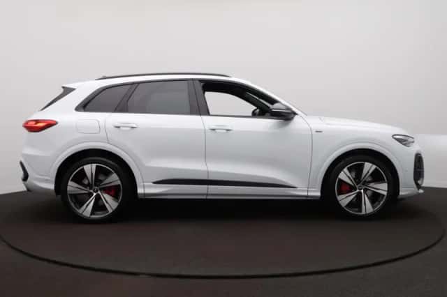 Audi Q5 (2025) thumbnail 4
