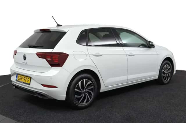 Volkswagen Polo (2024) thumbnail 2