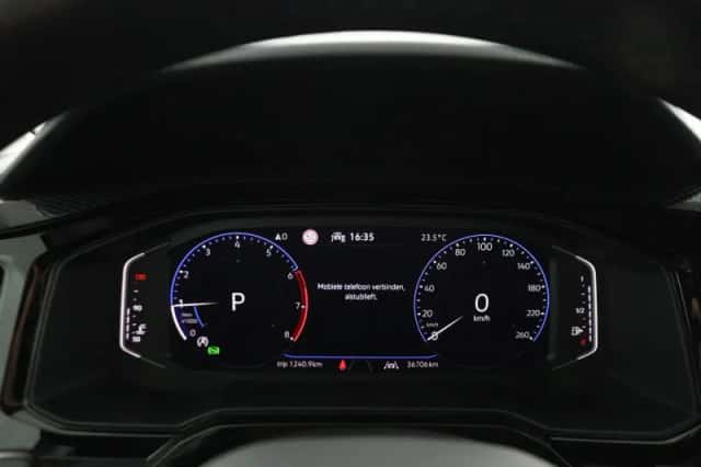 Volkswagen Polo (2024) thumbnail 5