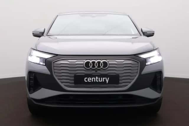 Audi Q4 e-tron (2023) thumbnail 2