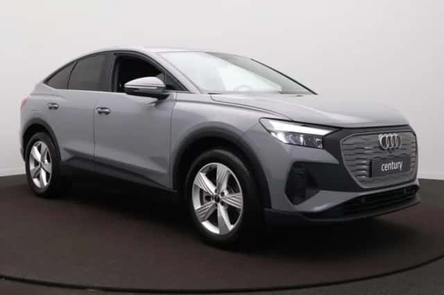 Audi Q4 e-tron (2023) thumbnail 3
