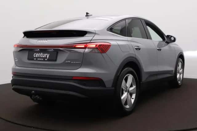 Audi Q4 e-tron (2023) thumbnail 5