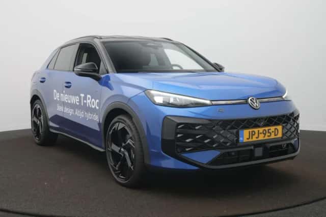 Volkswagen T-Roc (2025) thumbnail 4