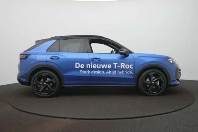 Volkswagen T-Roc (2025) thumbnail 5