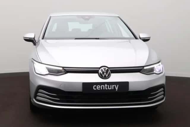 Volkswagen Golf (2023) thumbnail 2