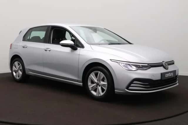Volkswagen Golf (2023) thumbnail 3