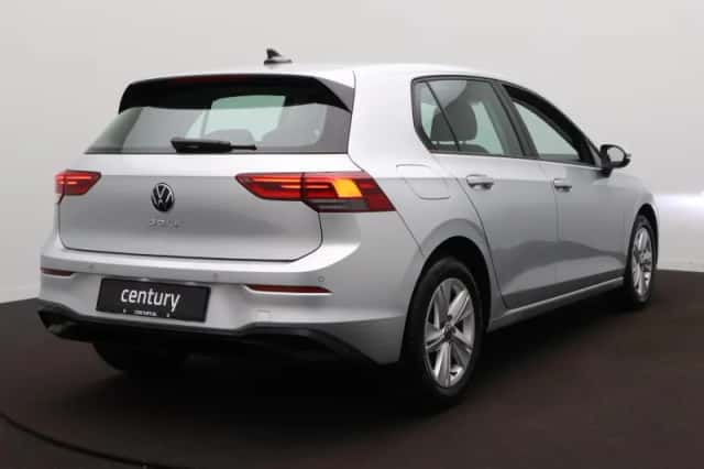 Volkswagen Golf (2023) thumbnail 5