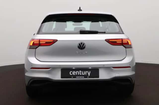 Volkswagen Golf (2023) thumbnail 6
