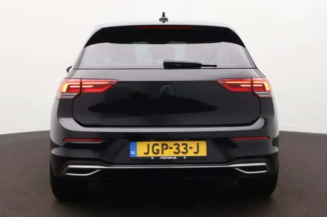 Volkswagen Golf (2022) thumbnail 6