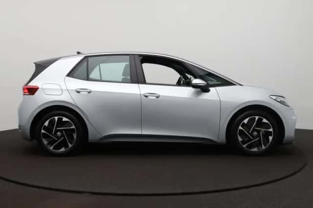Volkswagen ID.3 (2024) thumbnail 5