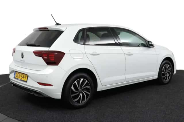 Volkswagen Polo (2024) thumbnail 2