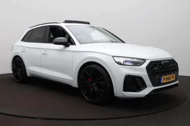 Audi Q5 (2022) thumbnail 3